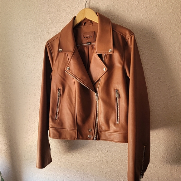 Blank NYC Jackets & Blazers - BLANK NYC Camel Tan Faux Leather Motorcycle Jacket 90s Lined Classic Zip Pockets